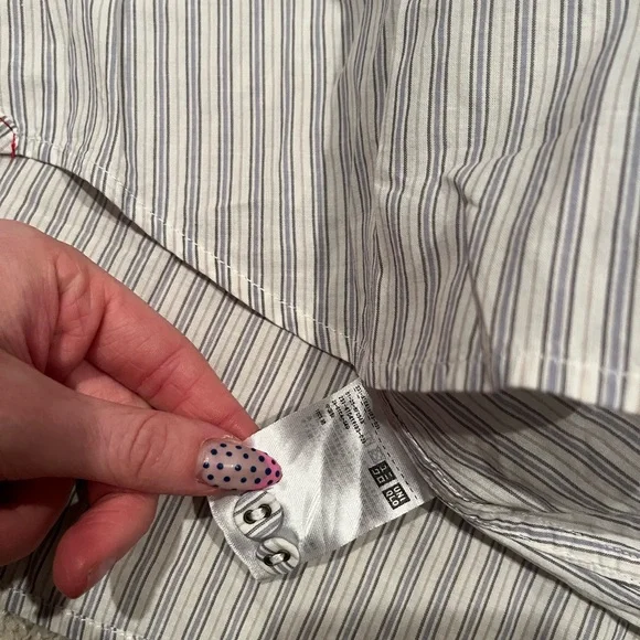 Uniqlo top - Picture 2 of 3